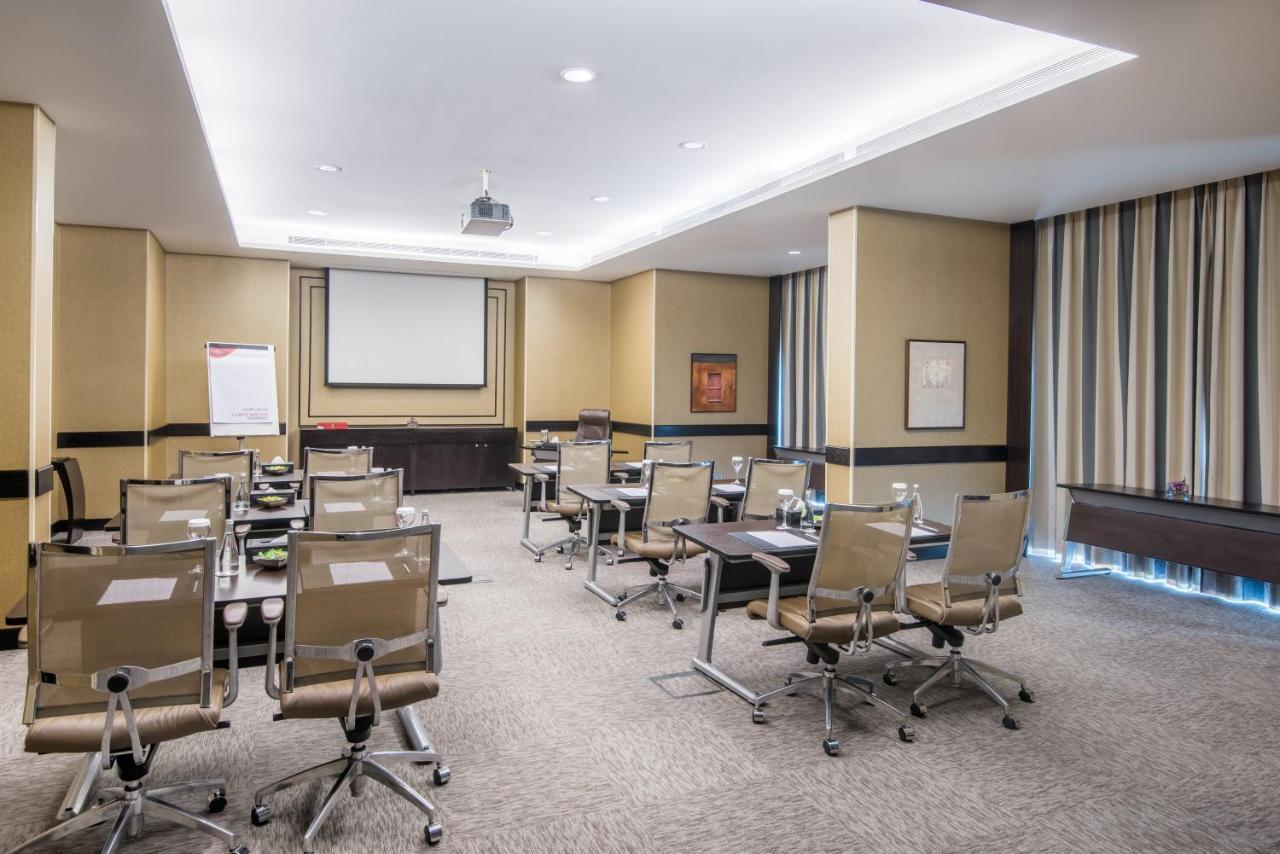 Crowne Plaza By Ihg 5*