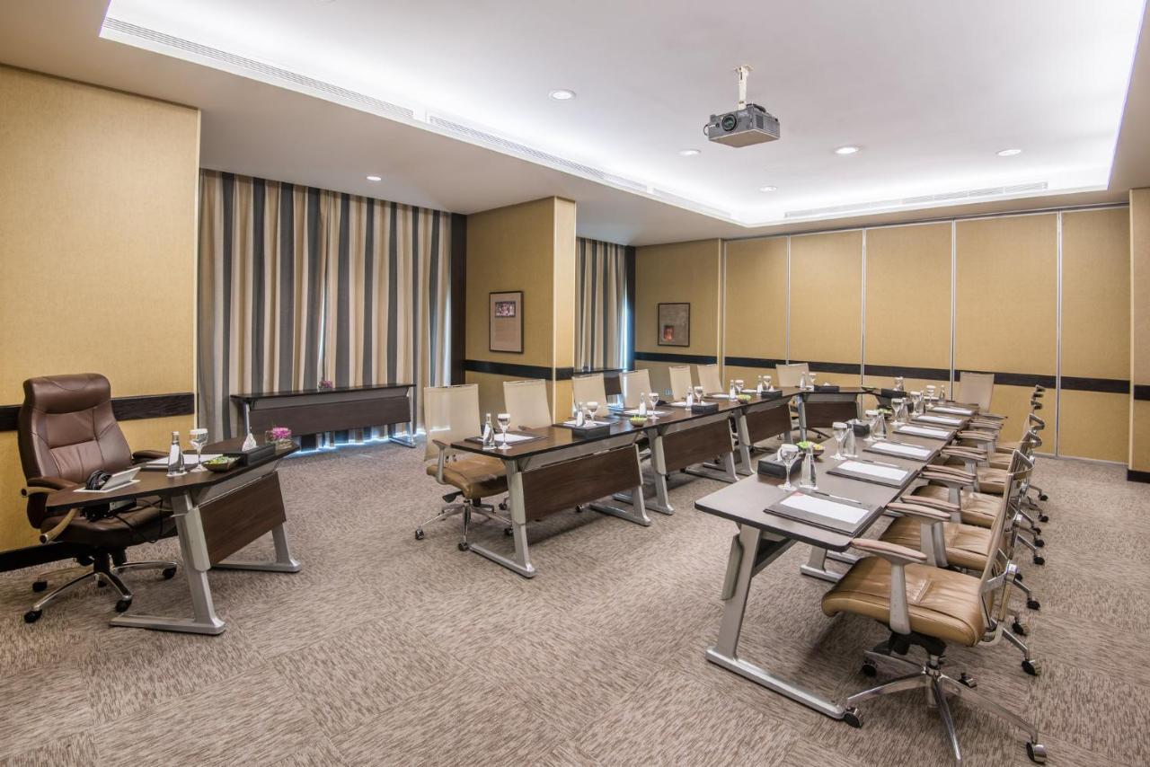 Crowne Plaza By Ihg 5*